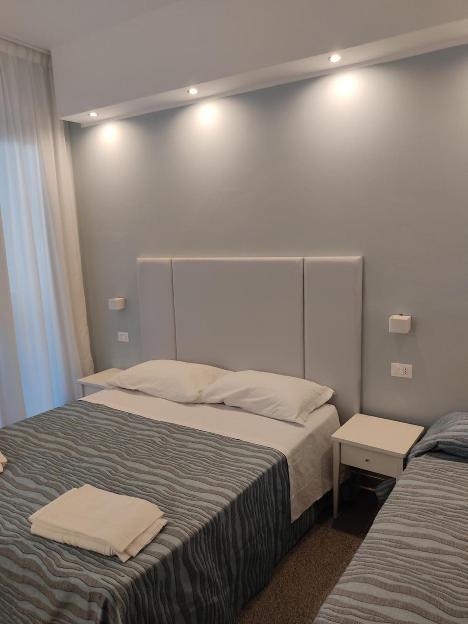 Hotel Caravel Park Rimini Dış mekan fotoğraf
