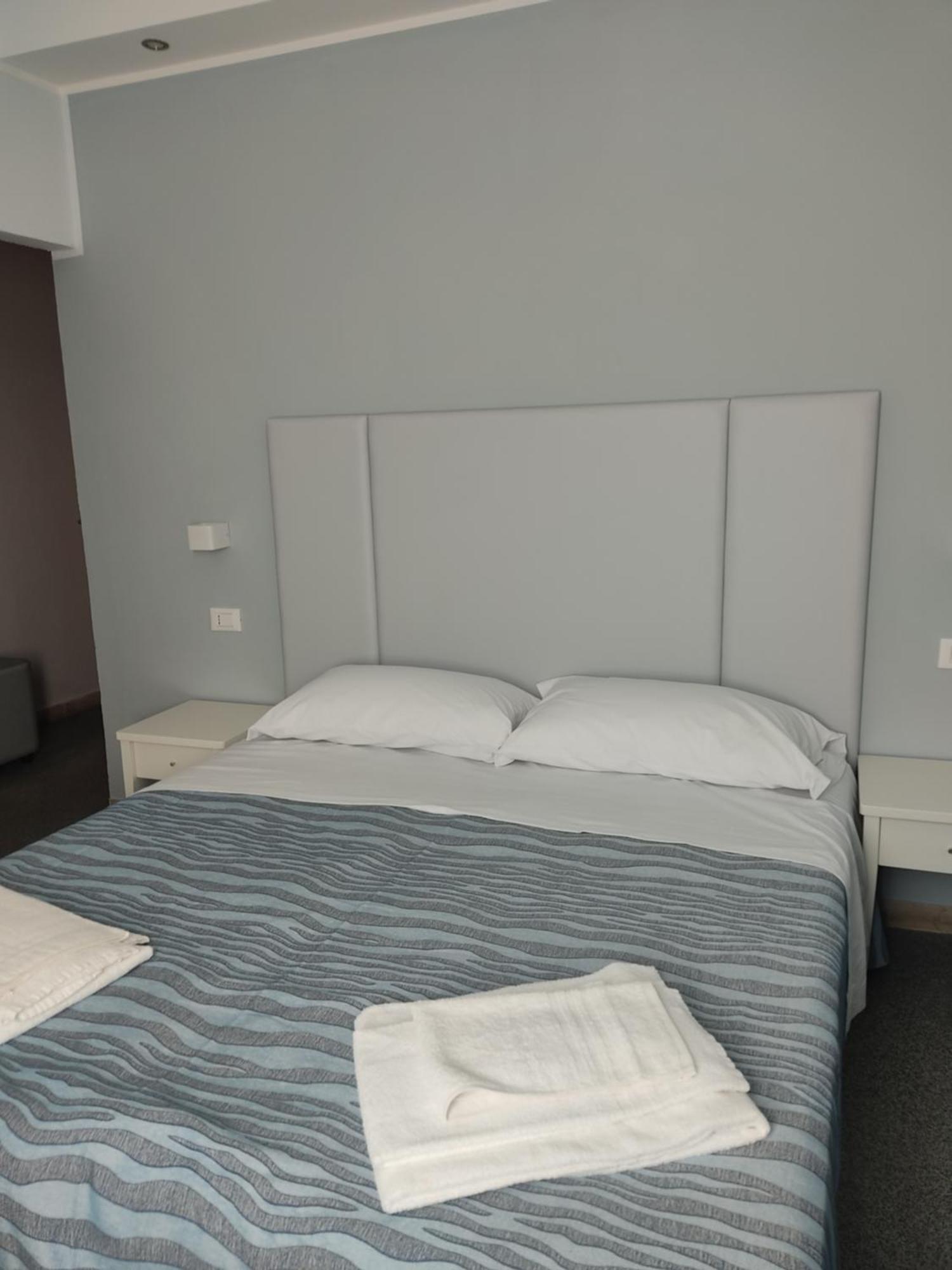 Hotel Caravel Park Rimini Dış mekan fotoğraf