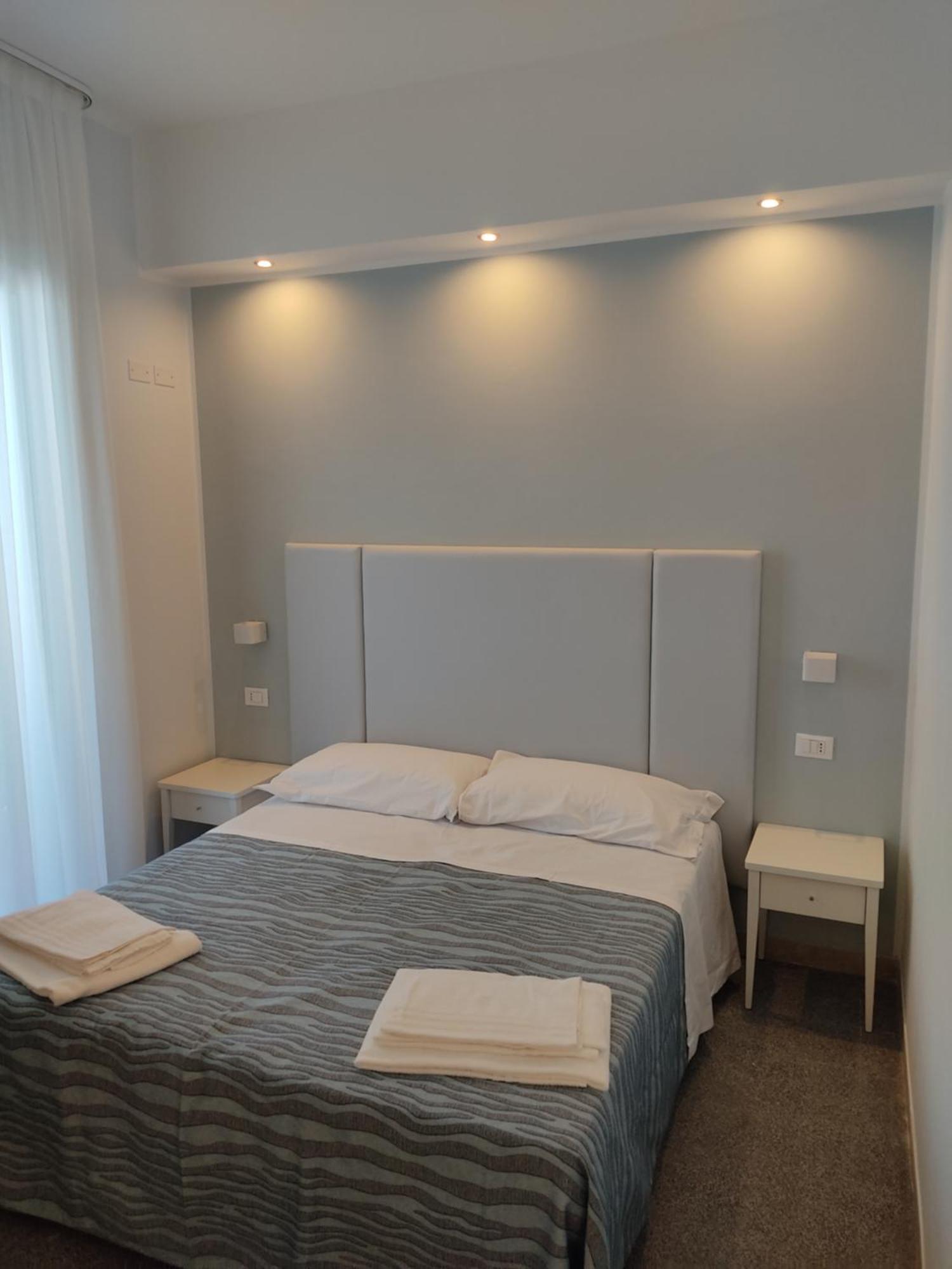 Hotel Caravel Park Rimini Dış mekan fotoğraf
