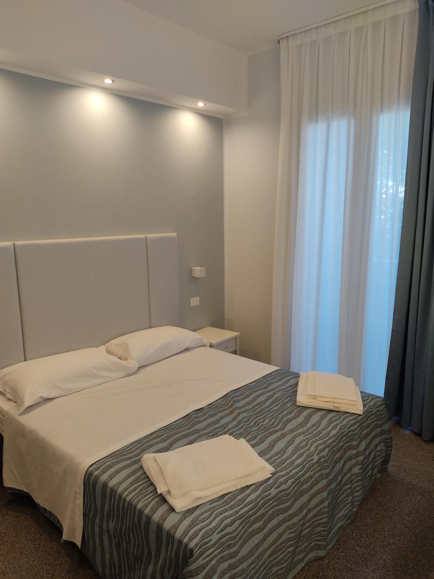 Hotel Caravel Park Rimini Dış mekan fotoğraf