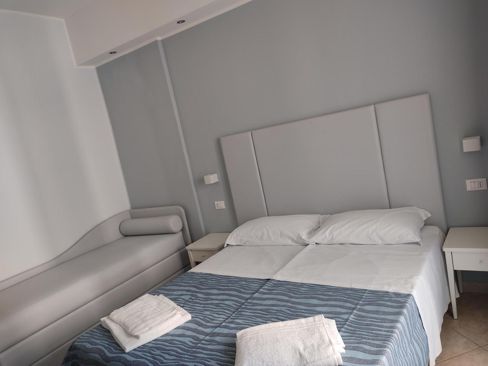 Hotel Caravel Park Rimini Dış mekan fotoğraf